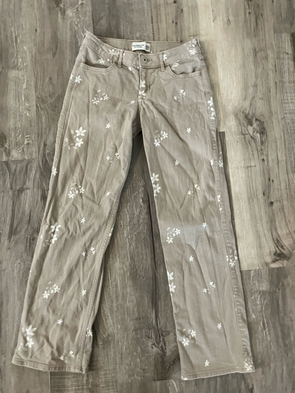 abercrombie kids Beige Low-Rise Baggy Jeans